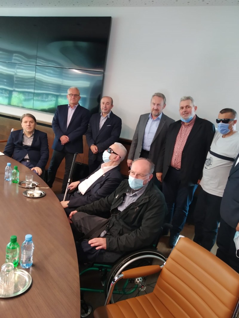 Zajednička delegacija Saveza RVI paraplegičara FBiH i Udruženja generala Bosne i Hercegovine razgovarali sa predsjedavajućim Doma naroda Parlamentarne skupštine Bosne i Hercegovine, gospodinom Bakirom Izetbegovićem2
