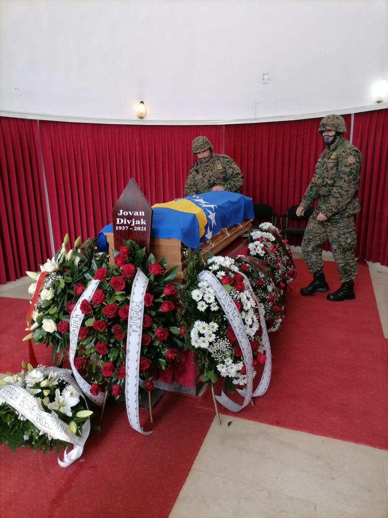 Sahranjen Jovan Divjak, penzionisani general Armije Republike Bosne i Hercegovine3