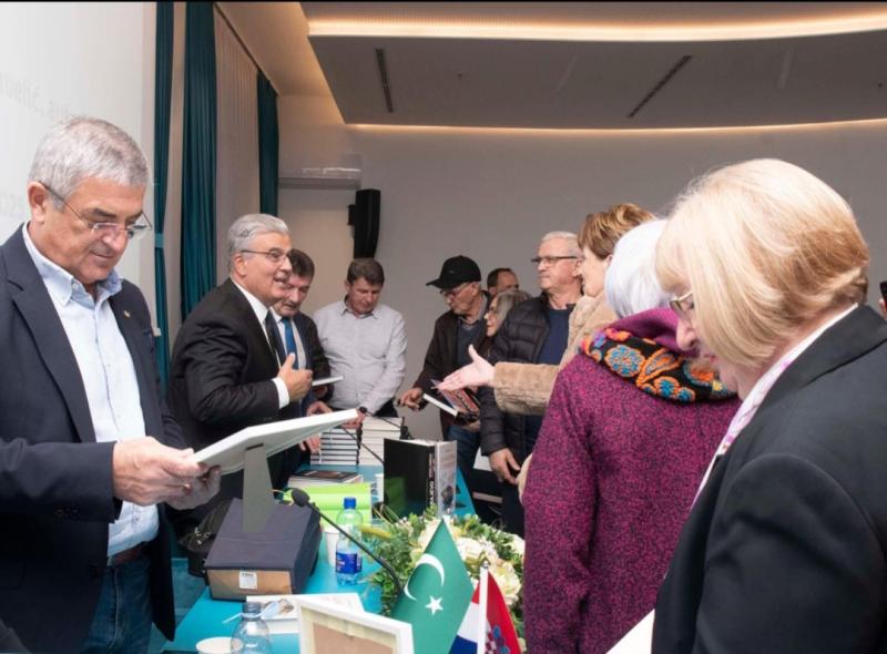 Promocija knjiga generala Ajnadžića i Karavelića u Sisku1